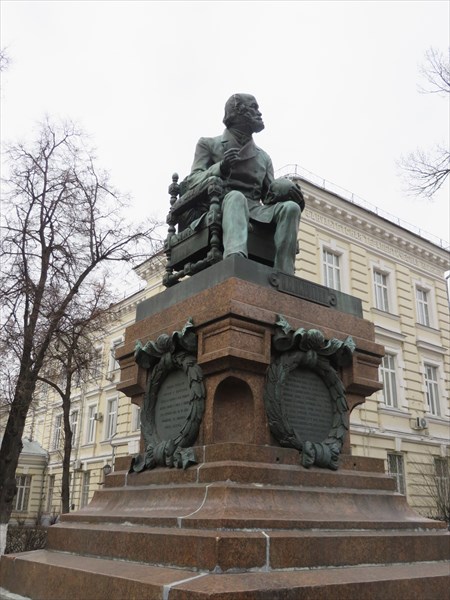 093-Памятник Пирогову
